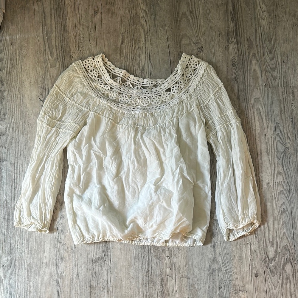 Studio M Cream Ruffled 3/4 Sleeve Blouse
